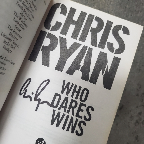 SIGNED Who Dares Wins by Chris Ryan (paperback book) - Picture 7 of 8